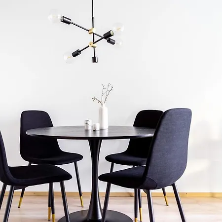 Juuri Valmistunut Yksio Rotuaarilla Apartment